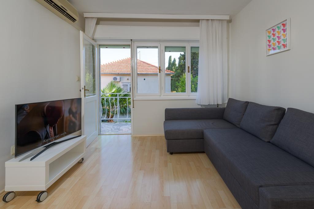 Garden Apartment Kaštela Стая снимка