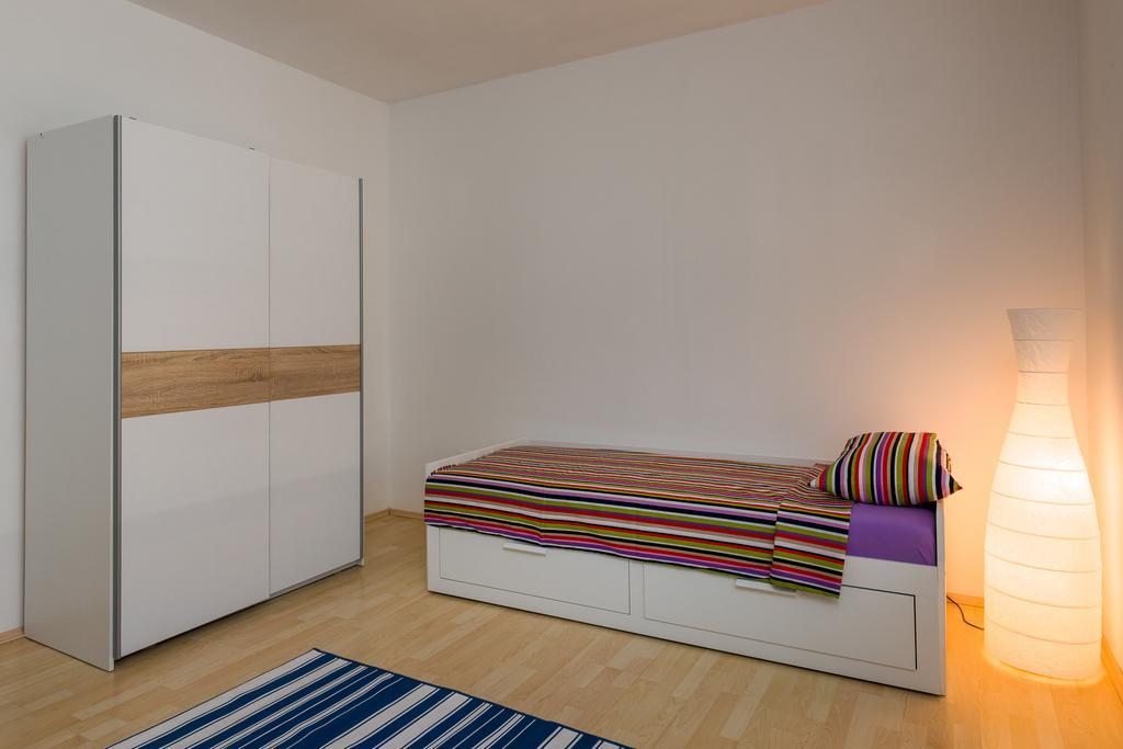 Garden Apartment Kaštela Стая снимка
